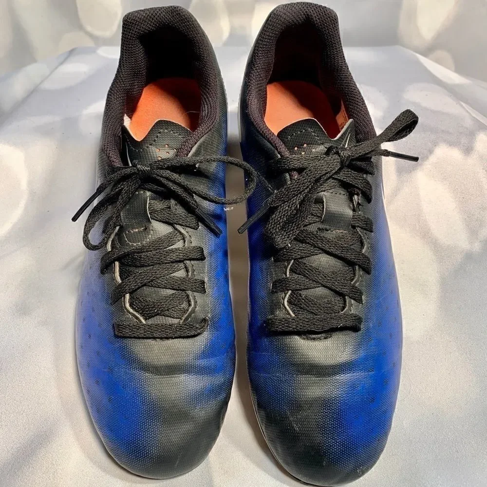 NIKE MAGISTA CLEATS SIZE 6Y EXCELLENT CONDITION